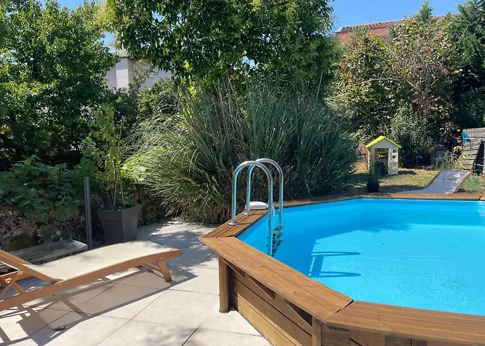 Centre -piscine View Our Profile Please